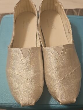 TOMS Sparkly Silver Flats 8